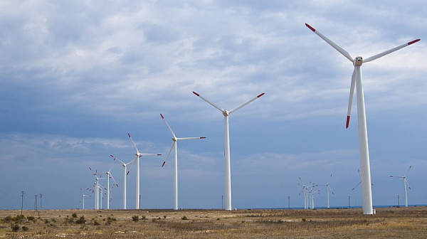 Брюксел: Китай ни натиска, ЕС рябва да укрепи производството на вятърна енергия