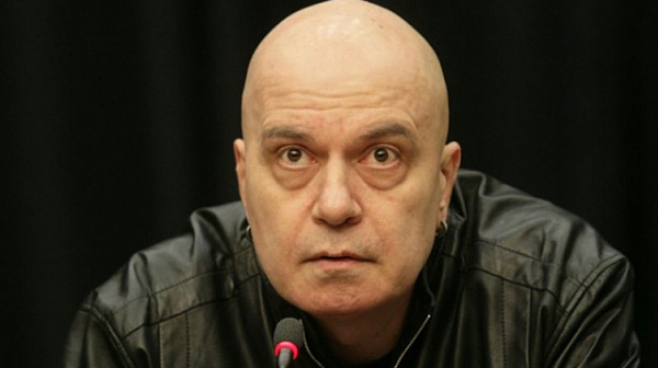Слави поиска оставката на Джамбазки