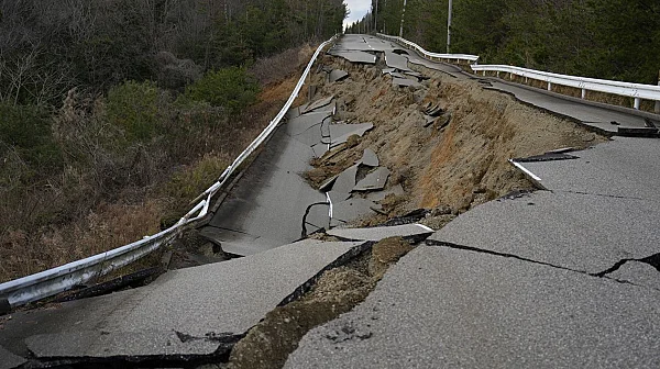 Япония предупреждава за нов силен трус след земетресението от 7,7