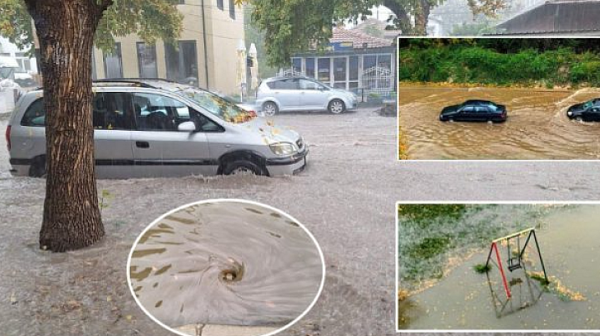 Воден ад в Перник, коли са превърнати в лодки