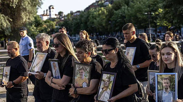 63 жертви, над 200 ранени: Северна Македония отбелязва година от трагедията в Кочани