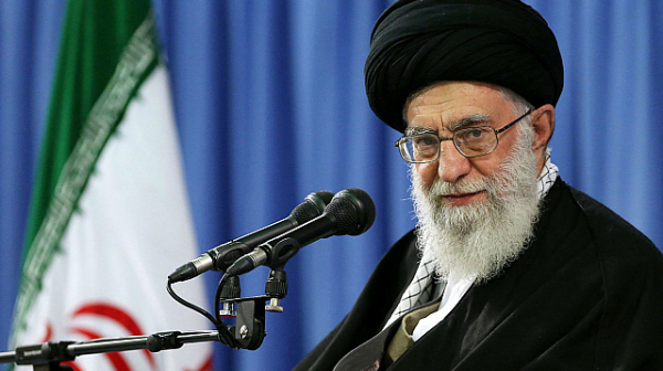 The Guardian: Аятолах Али Хаменей нарече Тръмп „клоун“ в петъчната си проповед