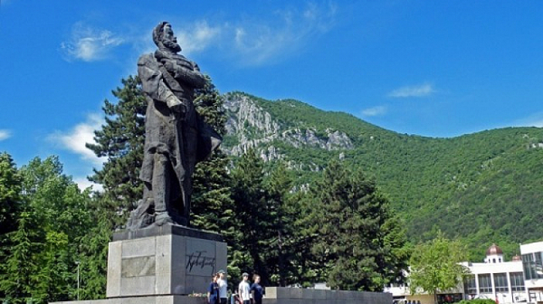 По стъпките на Ботев: Започнаха честванията в памет на великия поет и революционер