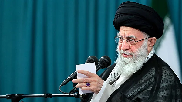 Хаменей към Запада: Не се месете в протестите!