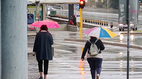 Седмицата започва с дъждовно и хладно време