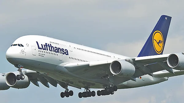 Lufthansa отменя 20 000 полета заради скока в цените на горивата