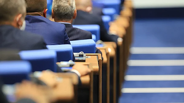 Парламентът се събира извънредно заради цените на горивата