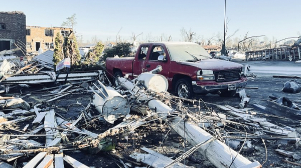 Най-малко 23-ма са загиналите след опустошителното торнадо в Мисисипи