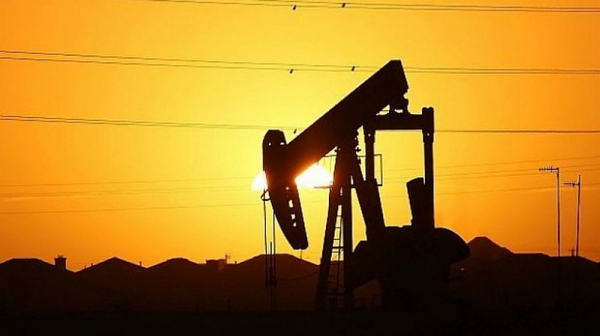 Цените на петрола тръгнаха нагоре заради арктическата буря в САЩ