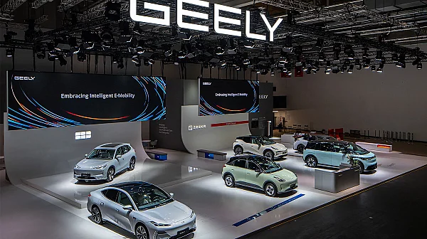 Идваме за клиентите ви: Китайските автомобилни производители настъпват в луксозния клас