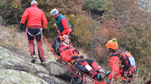 Спасиха ранен турист на връх Ботев
