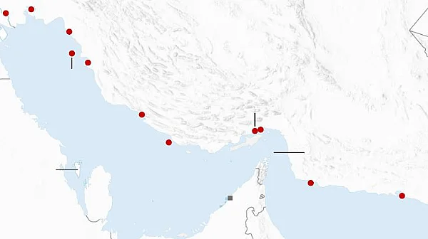 Иран заплашва с последствия заради блокадата на Ормузкия проток от САЩ