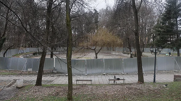 Заради строежа на метрото – местят спирката от парка на Военна академия на испанската гимназия