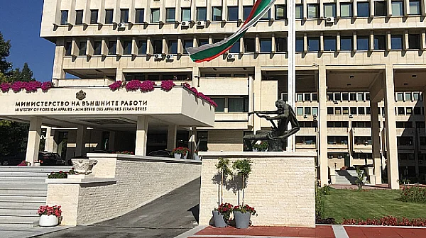 МВнР: Висока активност на българите в чужбина