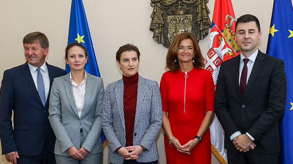 Членът на Парламентарния комитет по стабилизиране и асоцииране ЕС-Сърбия Цветелина Пенкова беше на посещение в Белград