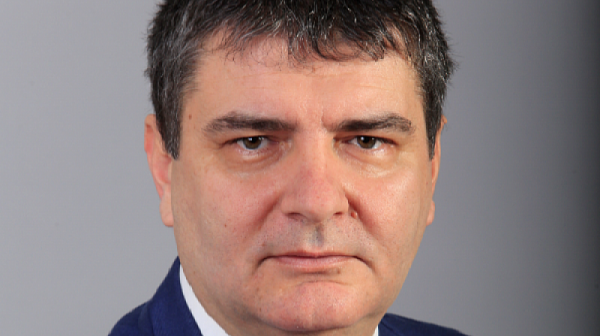 Борис Цветков към Борисов: Смятате ли за морално уволнението на доц. Мартин Осиковски