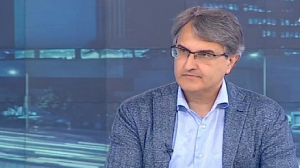 Експертът Евгений Кънев: ПП да намери формулата за спасяване на парламентарната демокрация