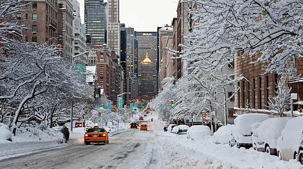 Невиждана буря удря Ню Йорк: Кметът Мамдани забрани движението в града