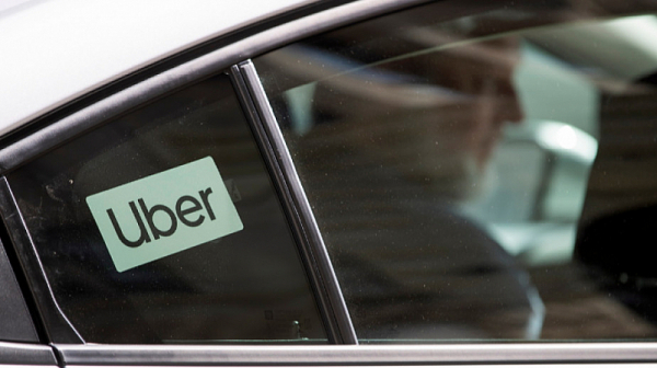 Евродепутат за скандала с Uber: Килимът е запален, Макрон дължи обяснения