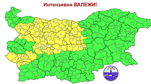 Дъжд, гръмотевици, риск от градушки: Жълт код в 12 области