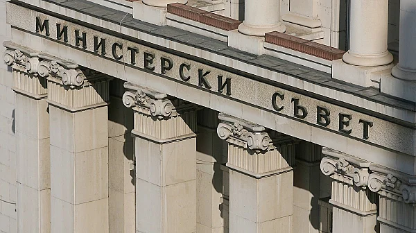 Правителството в оставка заседава за последно