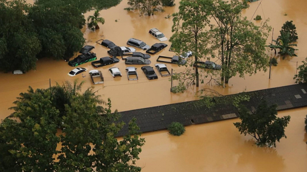 Рядък циклон и опустошение в Югоизточна Азия: Над 600 души загинаха