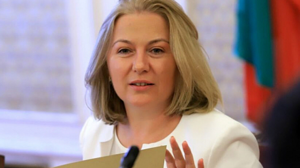 Надежда Йорданова: ЕС безпрецедентно активира директивата за временна защита за бежанците от Украйна