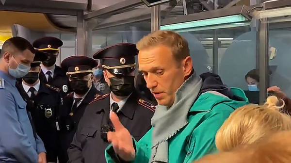 Московский комсомолец: Другари, това с Навални се случва по план