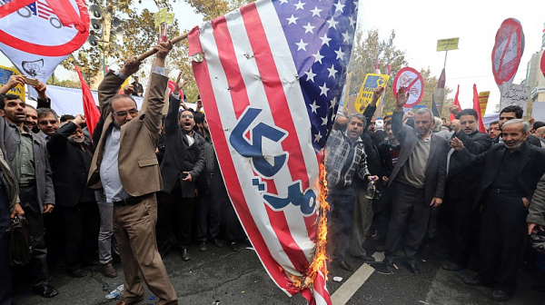 С лозунги ”Смърт на Америка!” Иран празнува 40 години от превземането на американското посолство в Техеран