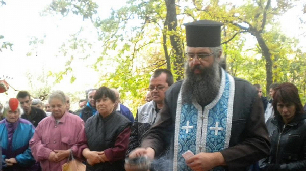 Свещеник за Фрог: В Асеновград всеки по-известен род в миналото е ял на точно определено място агнешкото месо