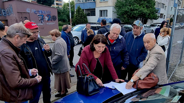 БСП - ”Връбница” подкрепи протест на граждани от района срещу нов строеж в зелена площ