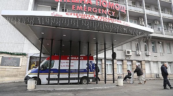 Трамвай уби жена на място пред входа на „Пирогов“