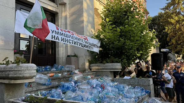 Водната криза в Плевен: Протестиращи ще блокират пътя Плевен-София в неделя