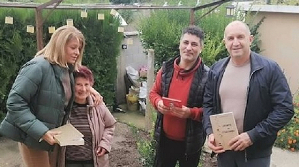 Радеви сред народа: Баницата е най-вкусна с Ганя и Путин в селски двор