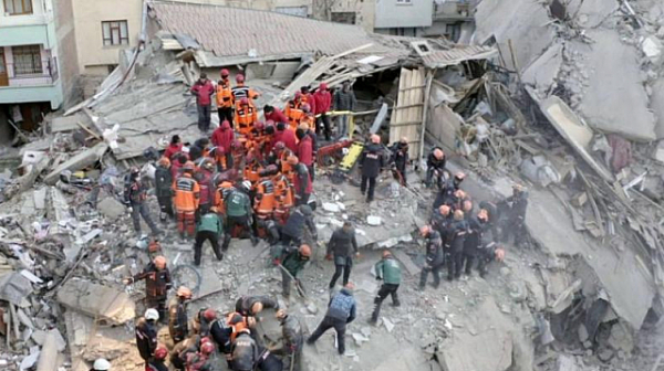 Извънредно: Ново земетресение с магнитуд 7,8 е регистрирано в централната част на Турция