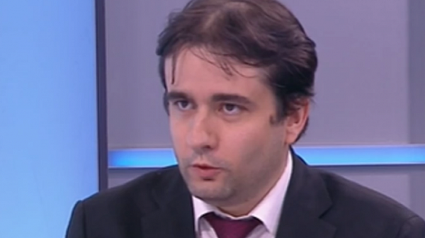 Божанов от ПП-ДБ: Ще има промени в проектокабинета ”Денков”, няма да подкрепим мандат на ГЕРБ
