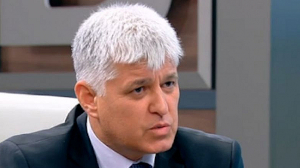 Димитър Стоянов: Не президентът е причина за 15% доверие в НС, а такива като симеоновци