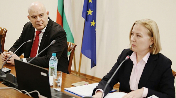 Йорданова изпрати на Венецианската комисия мерките за търсене на отговорност от Гешев