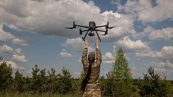 Европа трябва да промени отбраната си: Евтини дронове срещу скъпи ракети