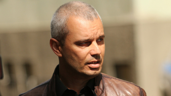 Костадинов пак опитва със закона за чуждестранните агенти и се надява да няма отпор като в Грузия