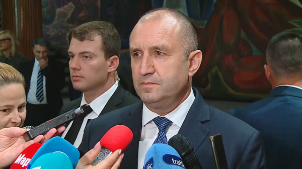 Президентът Радев внесе смут в срещата на Б9 като отказа военна помощ за Украйна