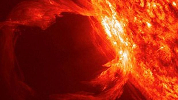 Силна магнитна буря идва утре, очаквани са смущения