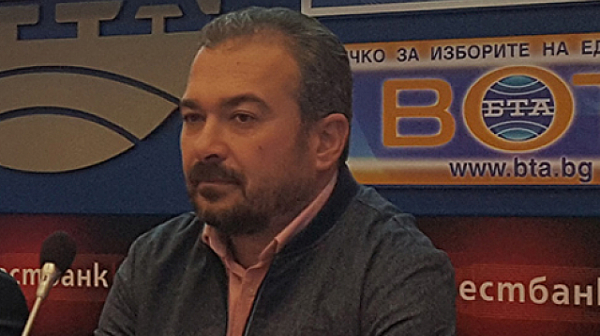 Виктор Лилов: Г-н Каракачанов, защо разпалвате хомофобски настроения?!