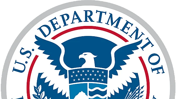 ICE се оттегля, DHS поема сигурността на Супербоул