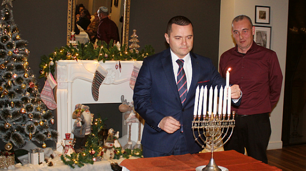 Кметът на Русе Пенчо Милков уважи празника Ханука на еврейската общност