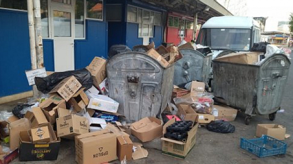 В Кърджали гневни на кмета Азис заради боклука