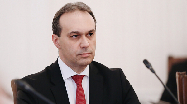 Войната в Украйна крие рискове за България, заяви министър Заков