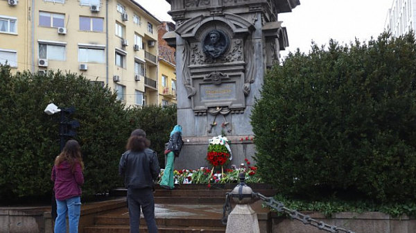 Започва ремонтът на кръговото около паметника на Васил Левски в София