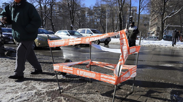 Институциите все още се лутат по случая с шахтата-убиец в София