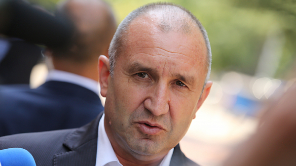 Радев блокира закона за „Лукойл“ – поредно вето в защита на руските интереси?